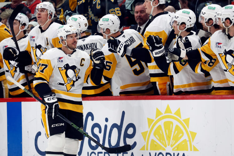 Walker's OT Goal Lifts Hurricanes Past Penguins 6-5 In Matchup Of Metropolitan Division's Top Teams